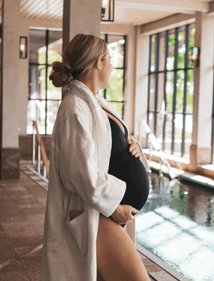 Gravid person på spa i skärgården