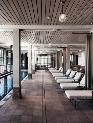 Inomhuspool och relaxavdelning i spat