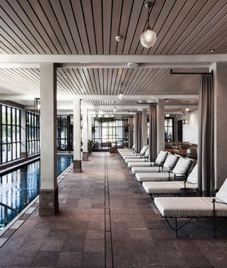 Inomhuspool och relaxavdelning i spat