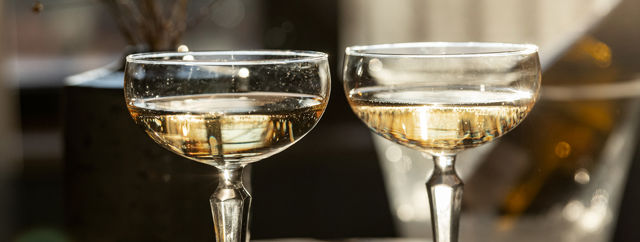 Två glas champagne