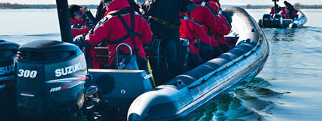 Ribbåt till hotellet i Stockholms skärgård