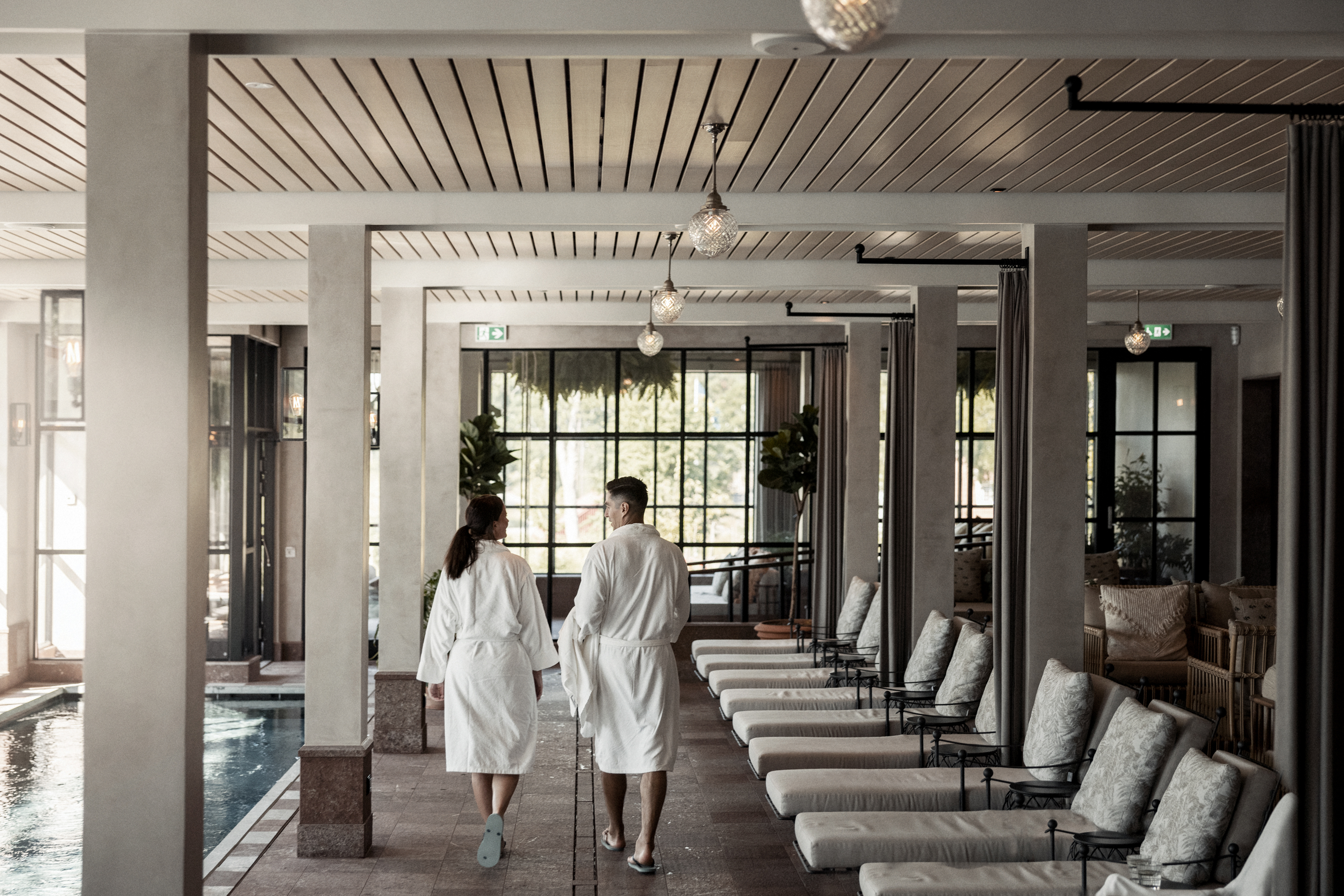 Par i vackert spa med pool