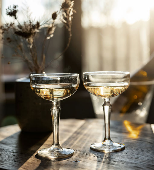 Två glas med champagne