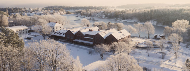 Smådalarö Gård i vinterskrud