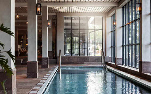 Inomhuspool i hotellets spa