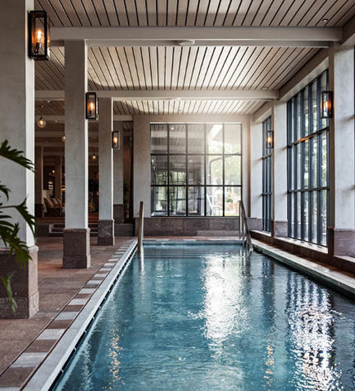 Inomhuspool i hotellets spa