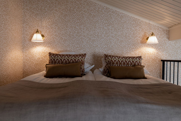 Hotellsovrum i dova färger